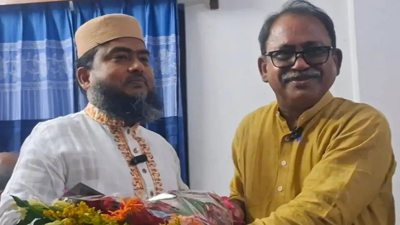 ঠাকুরগাঁও-১ উপনির্বাচনে জয়ী হয়ে জামায়াত প্রার্থীর বাসায় মির্জা ফয়সল আমীন